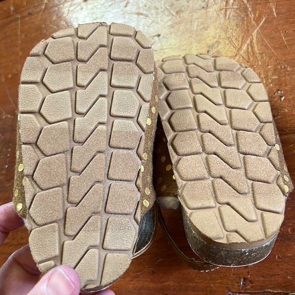 Baby gap insulated clog - Picture 2 of 3